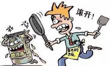 要命！吃牛排居然钻出条虫到底还有什么能吃？(图2)